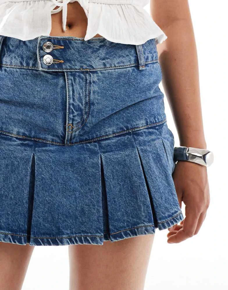 Bershka Bershka pleated denim mini skirt in light wash blue 4