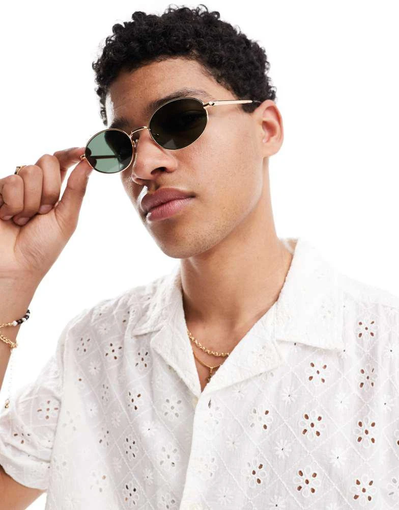 Pull&Bear Pull&Bear metal  frame oval sunglasses in gold 1