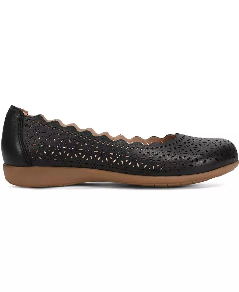 Earth Women's Bria Casual Flat 2