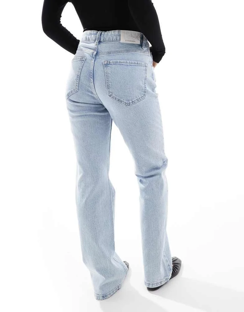 Stradivarius Stradivarius Petite D98 straight leg jeans in light blue 4