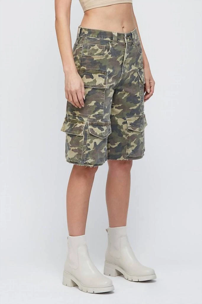 HIDDEN Baggy Cargo Short In Olive/camo 2