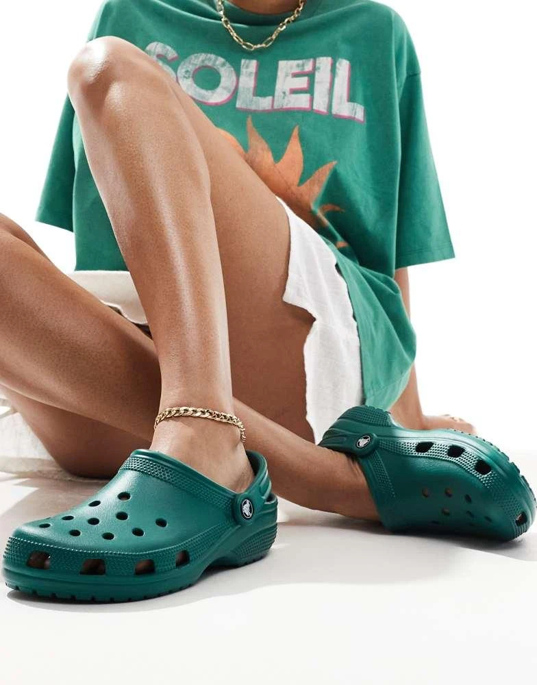Crocs Crocs classic clog in emerald green 4