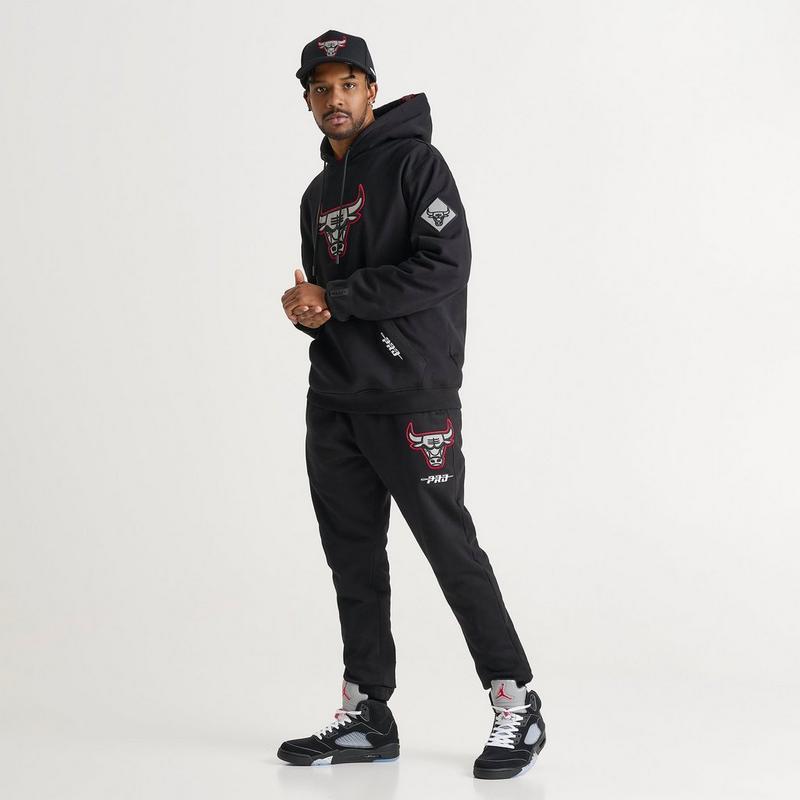 Pro Standard Men's Pro Standard Chicago Bulls NBA Reflective Logo Fleece Jogger Pants