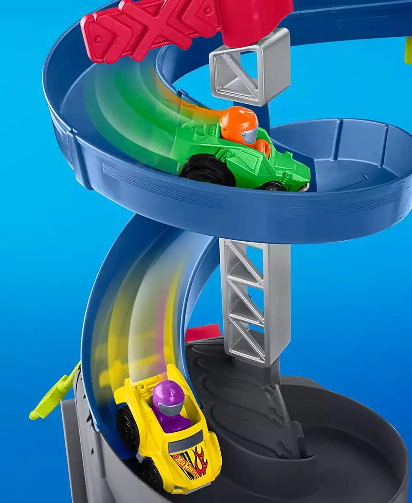 Little People Hot Wheels Spiral Stunt Speedway Playset with 2 Cars & Accessories 2