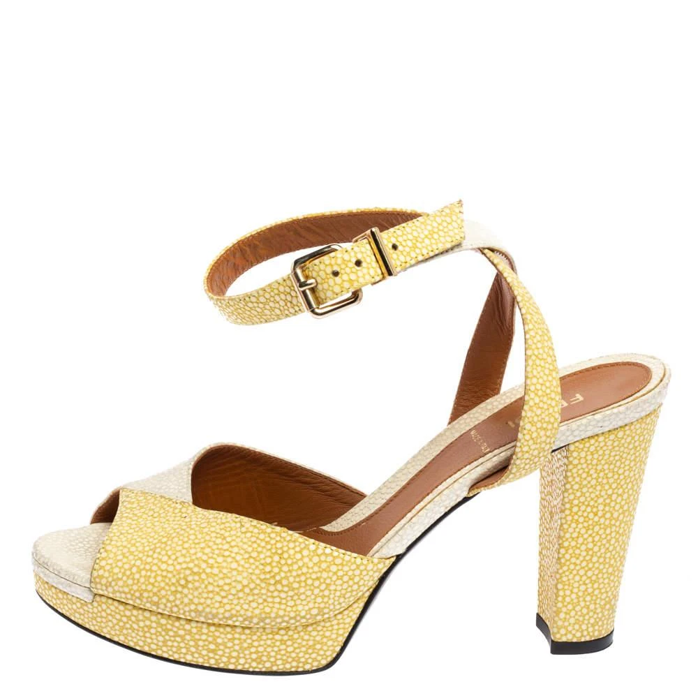 Fendi Fendi White/Yellow Stingray Embossed Leather Ankle Strap Platform Sandals Size 38.5 2