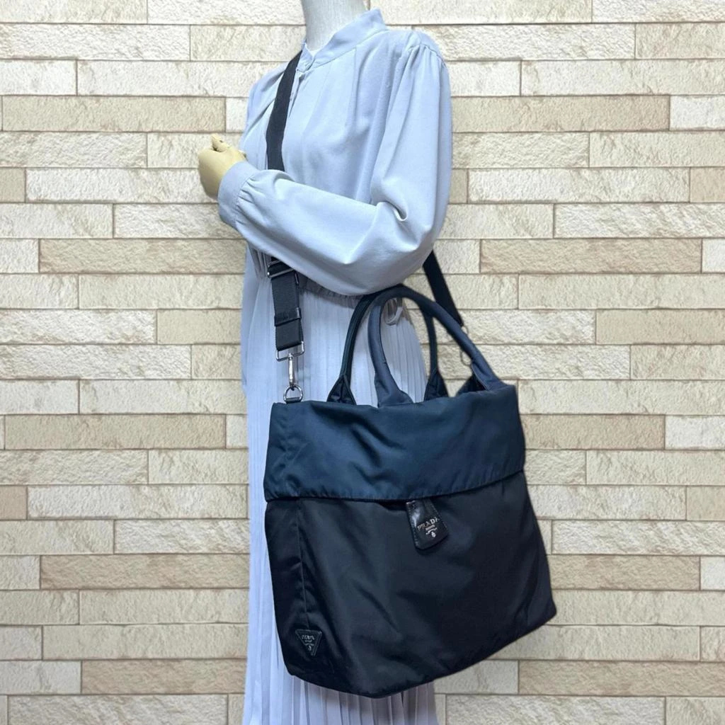 Prada Navy Nylon Shoulder Bag (Pre-Owned) 2