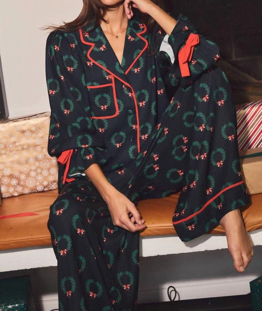 Oddi Oddi - Holiday Two-piece Pajama Set - Plus 3