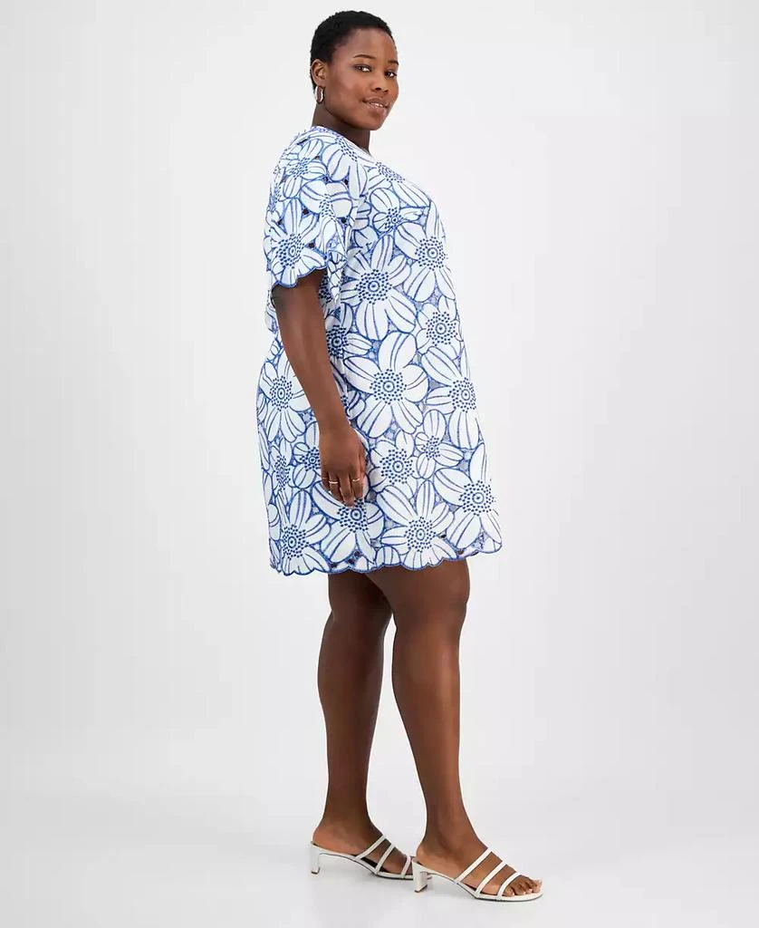 Sandra Darren Plus Size Embroidered Floral Shift Dress 4