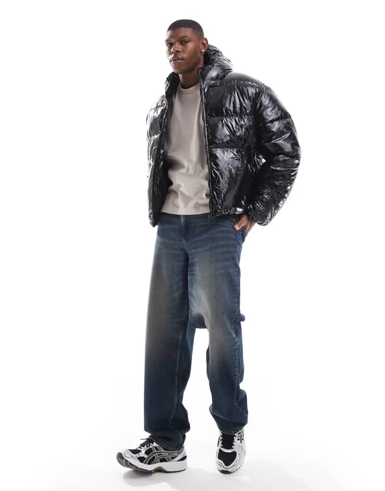 Bershka Bershka high shine puffer jacket with hood in black 4