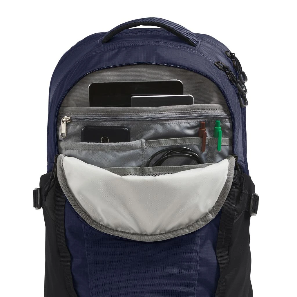 The North Face The North Face Recon 30L Backpack 3
