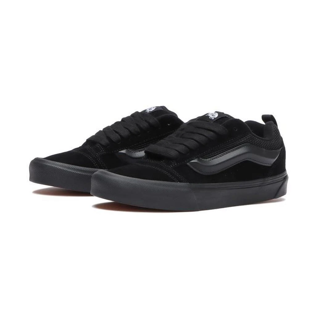 Vans Knu Skool
Triple Black
Shoes