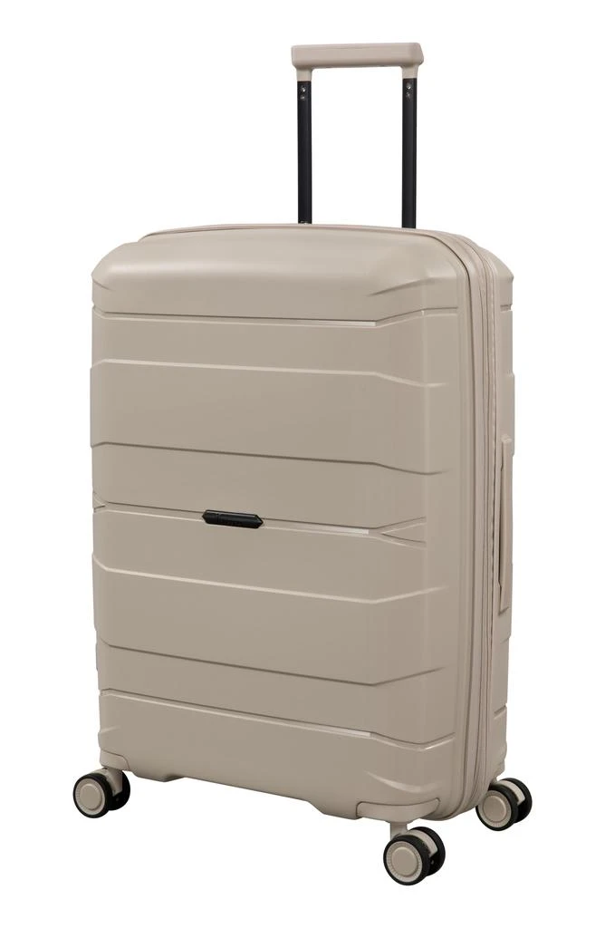 it luggage Momentous 27-Inch Hardside Spinner Luggage 1