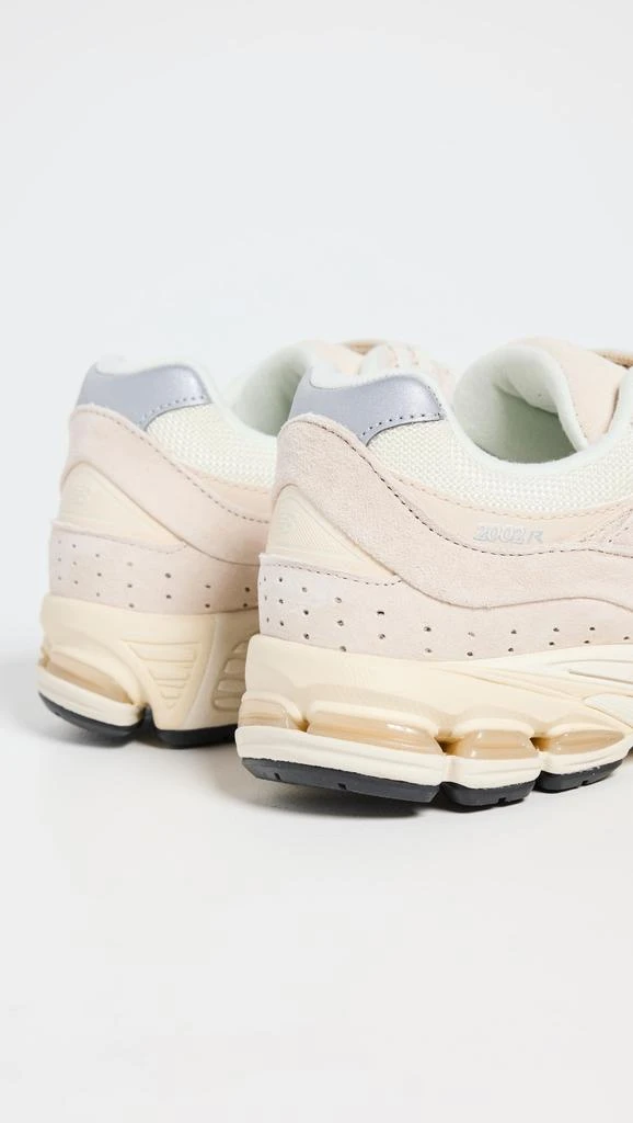 New Balance 2002R Unisex Sneakers 3