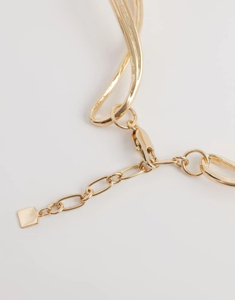 ASOS ASOS DESIGN short necklace with twisted chain loops in gold tone 3