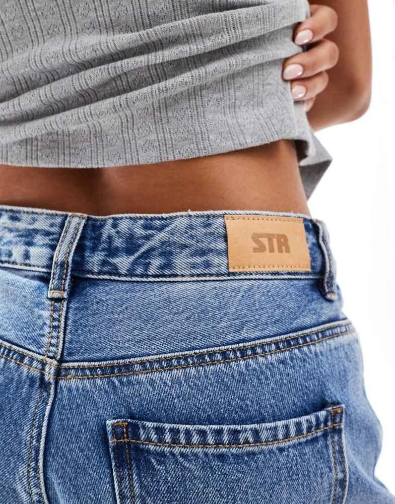 Stradivarius Stradivarius STR straight leg jean in medium wash blue 3