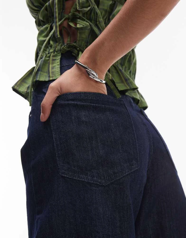 Topshop Topshop denim Editor short with raw hem in indigo rinse 2