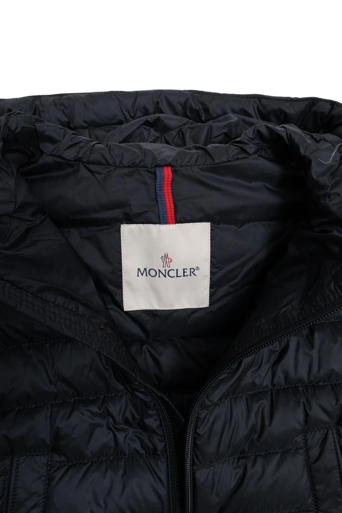 Moncler Insulated jacket
Dilar
4