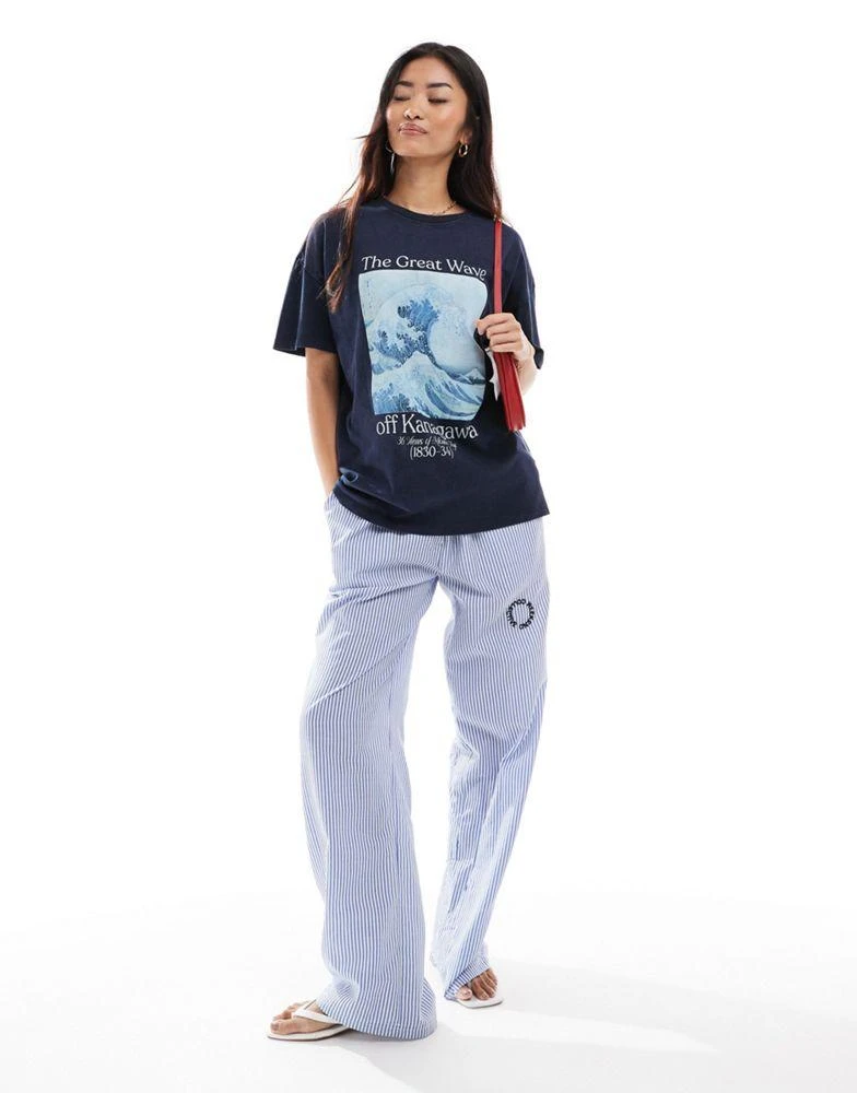Pull&Bear Pull&Bear wave graphic t-shirt in navy 4