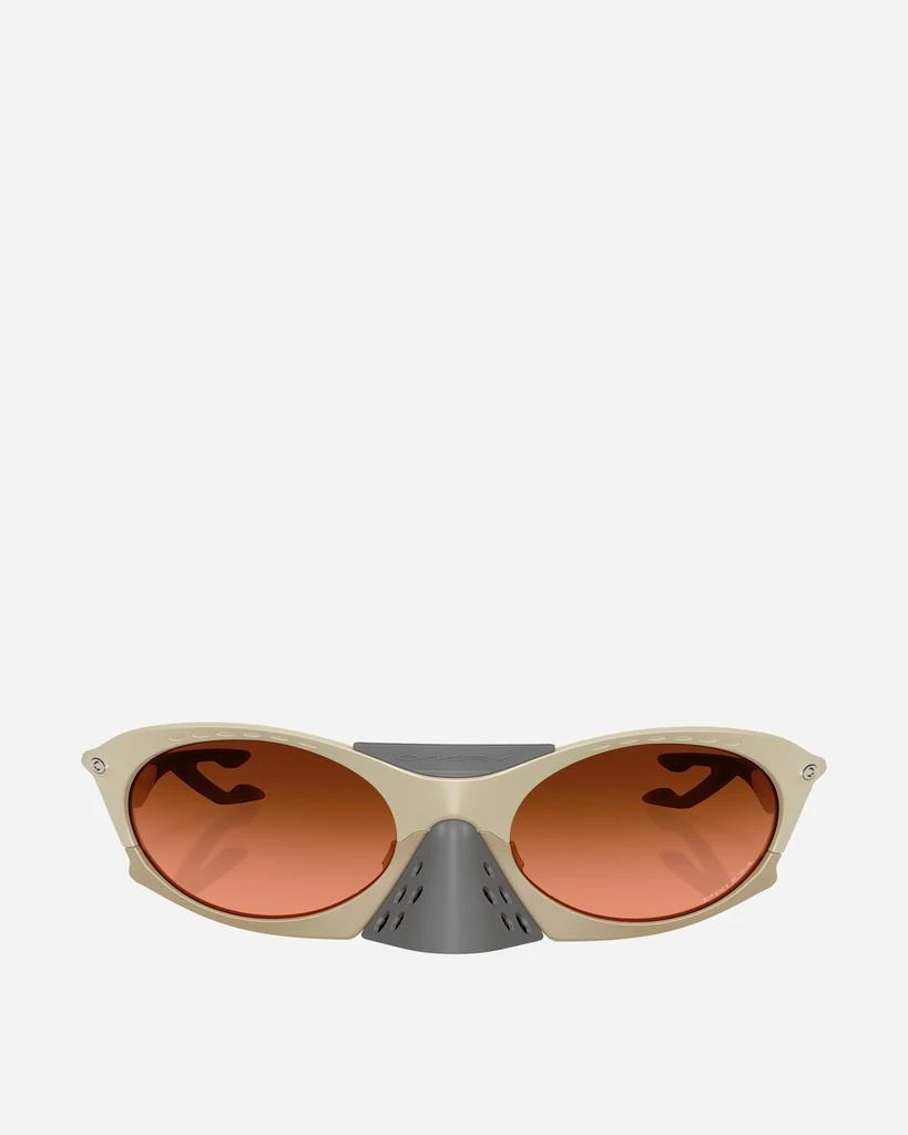 Oakley Plantaris Sunglasses Matte Sand / Prizm Brown Gradient 1