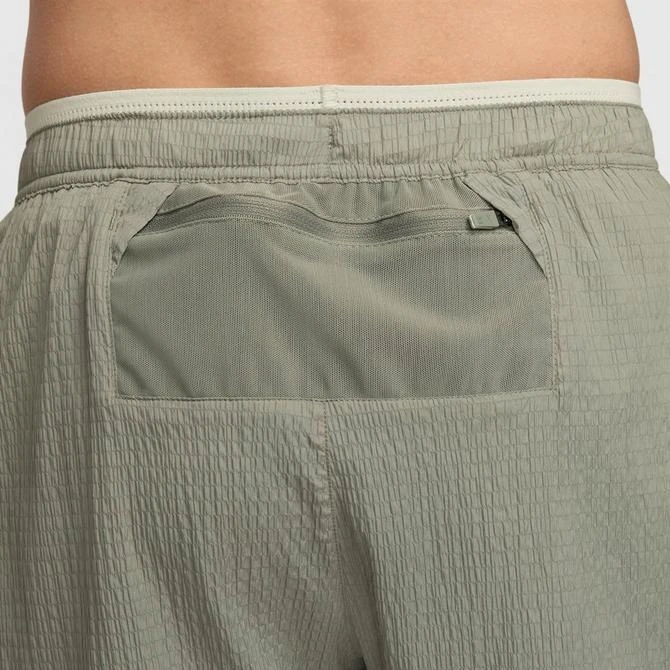 NIKE Men's Nike Stride Running Division Dri-FIT Seersucker 5" Brief-Lined Shorts 6