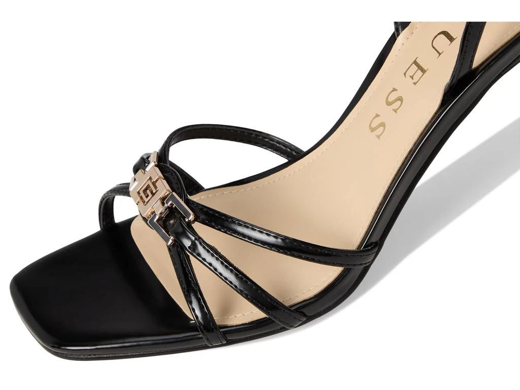 GUESS Twilla 6