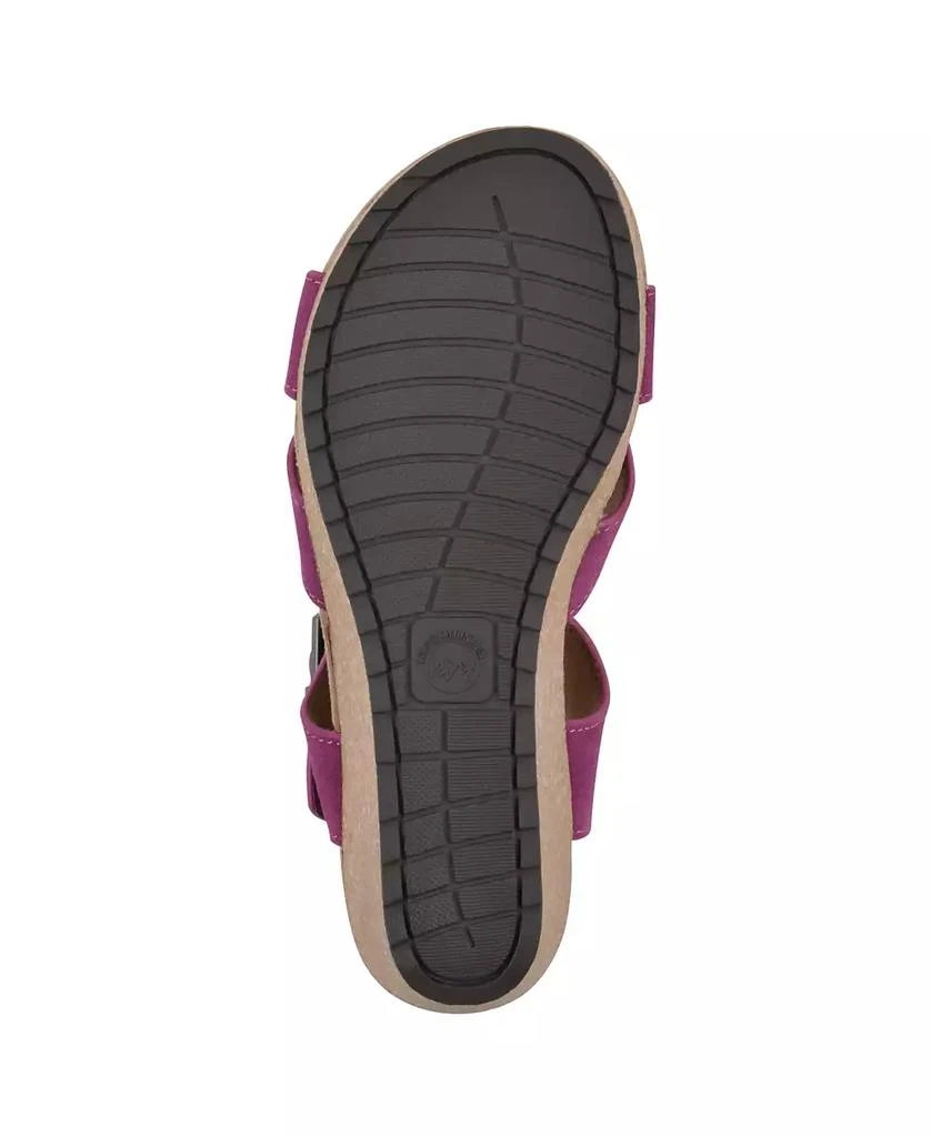 White Mountain Women's Prezo Footbed Wedge Sandals 5