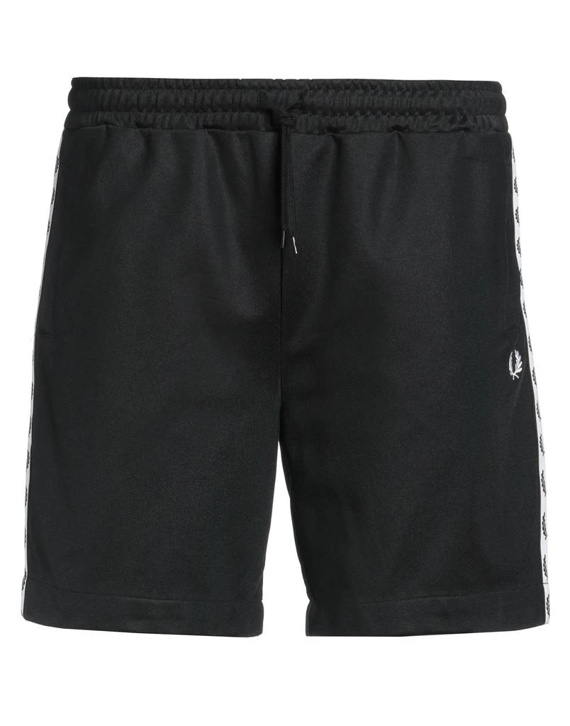 FRED PERRY Shorts & Bermuda 1