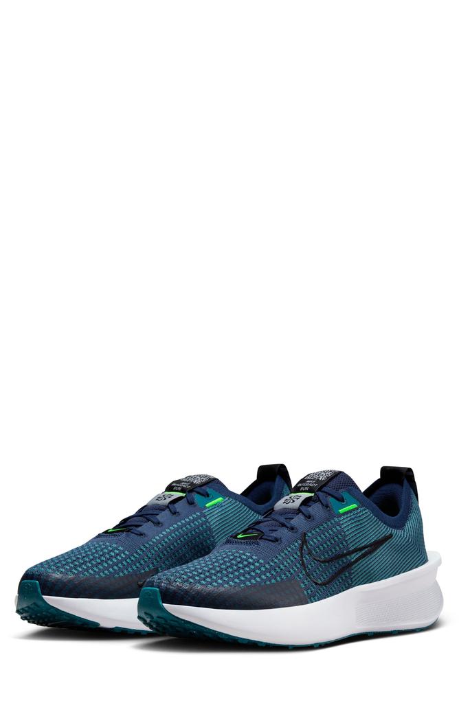 NIKE Interact Run Running Sneaker