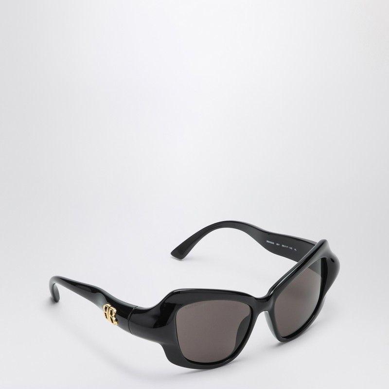 Shop RUNNER CAT BLACK SUNGLASSES on Sale at BeyondStyle