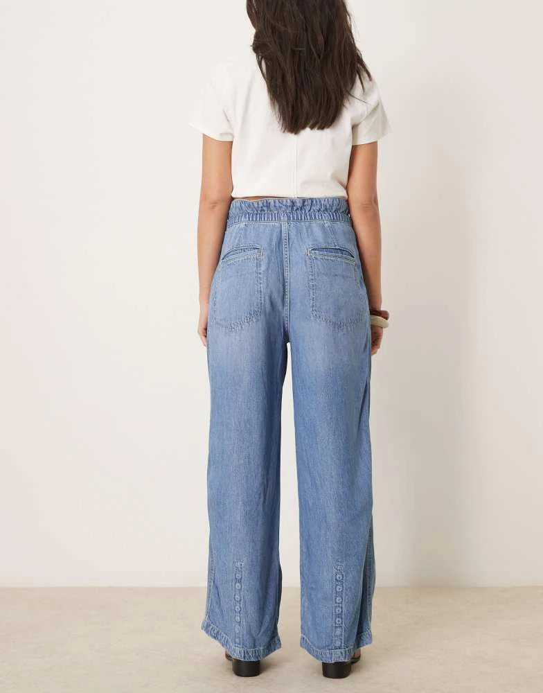 Free People Free People dakota cinched waist pull-on jeans in light blue 2