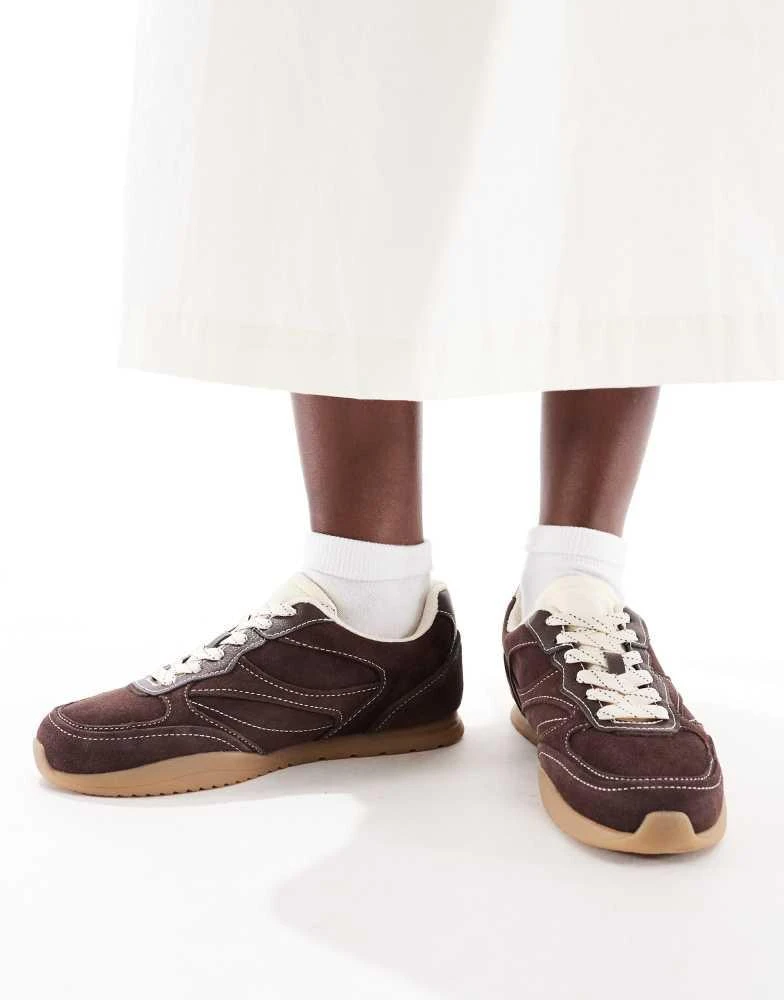 Stradivarius Stradivarius trainer in dark brown leather suede 3
