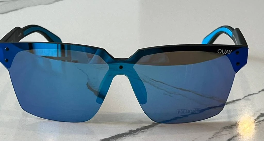 Quay Quay - Unisex Polarized Homestretch Sunglasses 1
