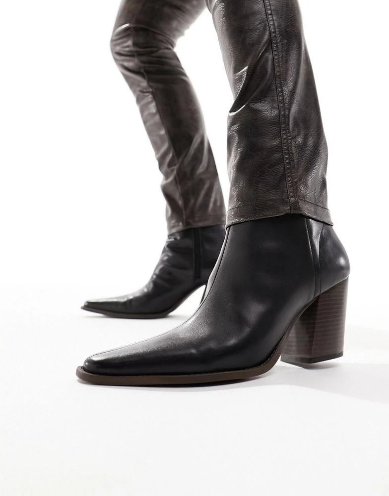 ASOS ASOS DESIGN heeled chelsea boot in black leather with natural sole 3