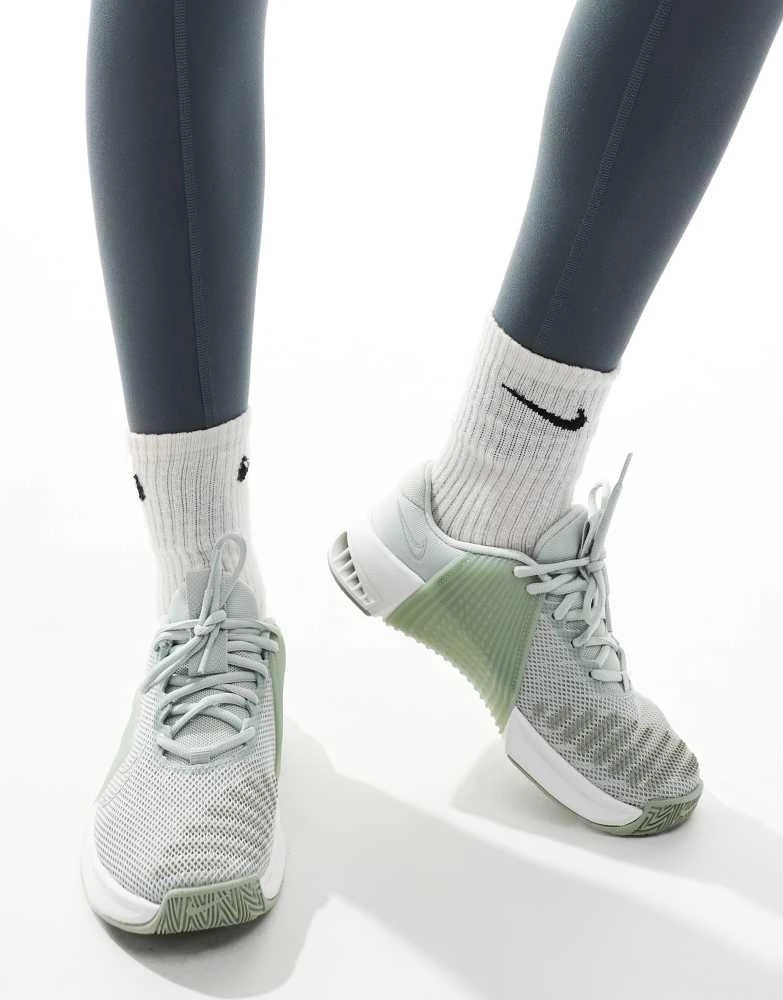 NIKE Nike Training Metcon 9 trainers in light green 3