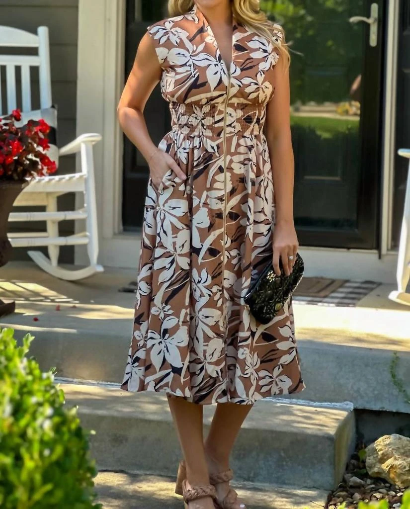entro Hattie Sleeveless Zip Dress In Carmel 1