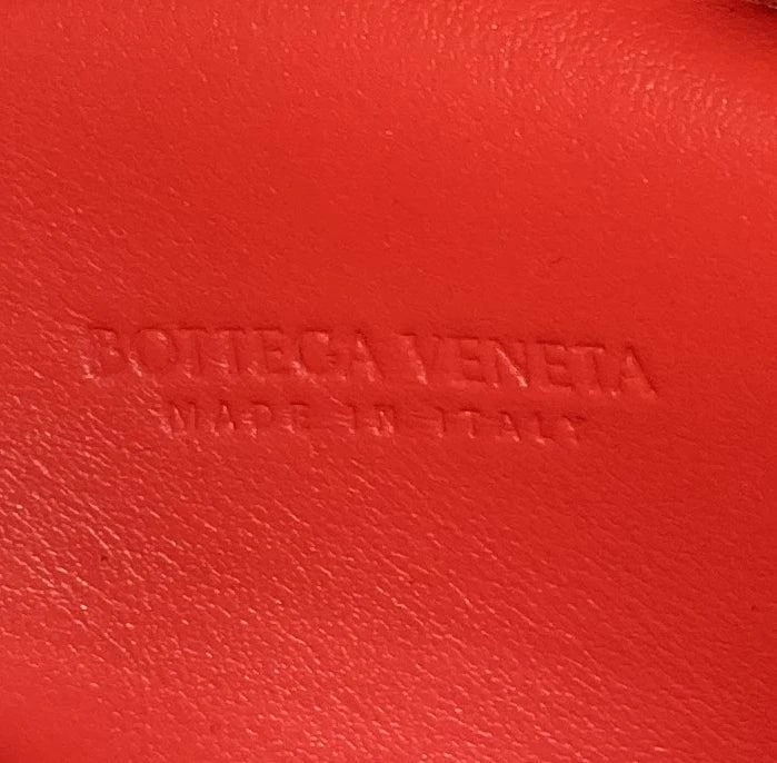 Bottega Veneta Cassette Bucket Bag Maxi Intrecciato Leather Small 6