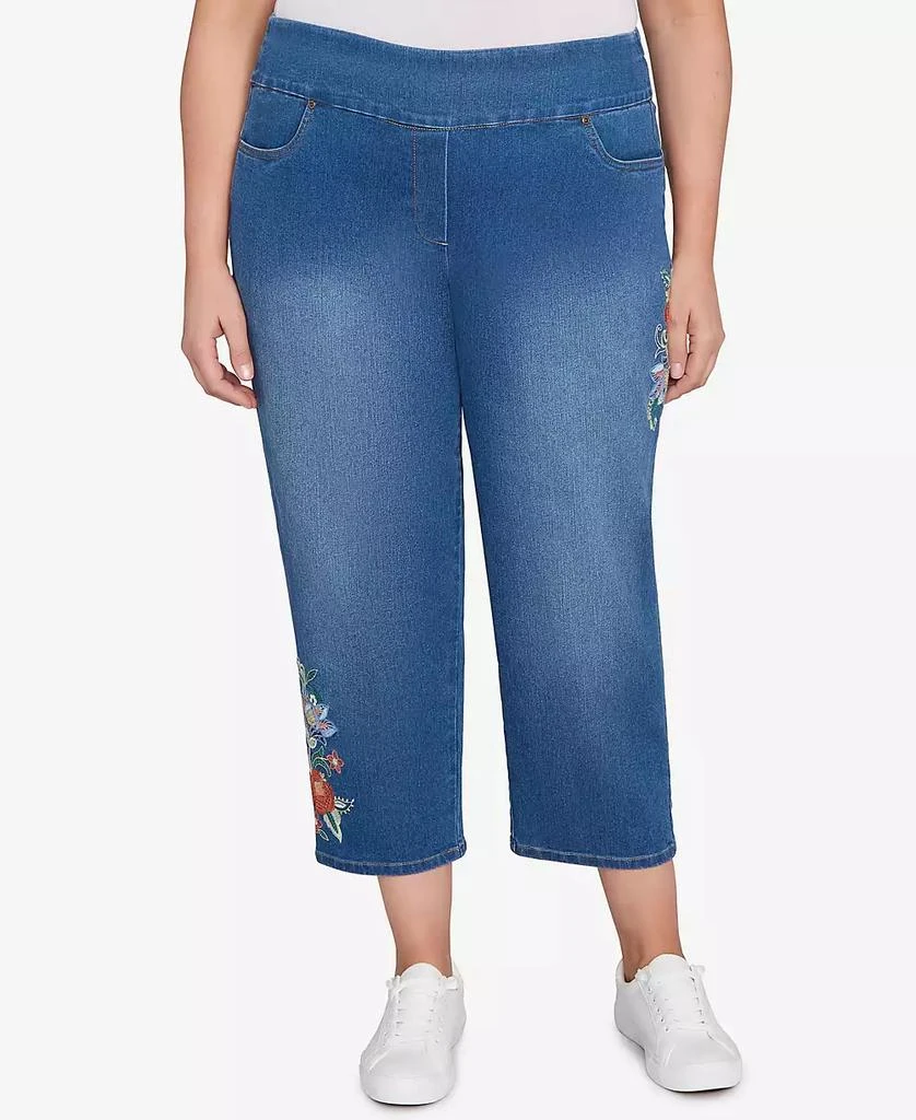 Plus Size El Paso Floral Vine Embroidered Denim Ankle Pants – On