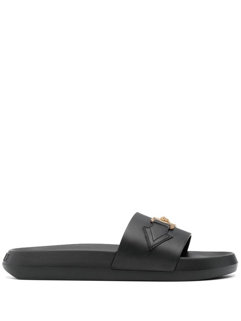 お洒落★VERSACE 'MEDUSA BIGGIE' SLIDES スライドサンダル Versace medusa biggie slides - Sandals - BeyondStyle