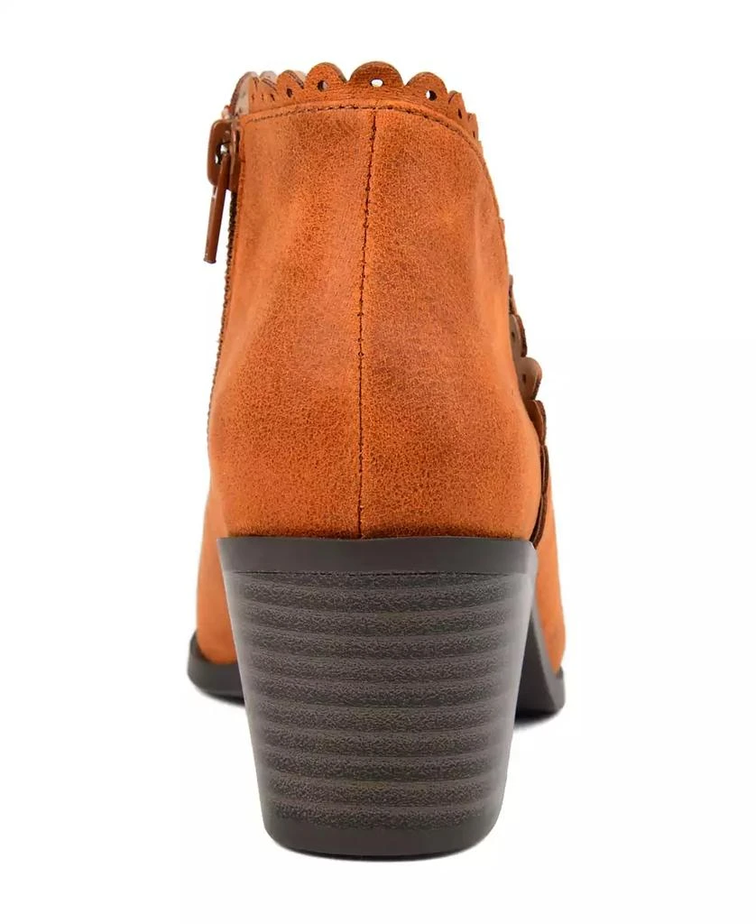 Journee Collection Women's Tessa Scalloped Block Heel Booties 24