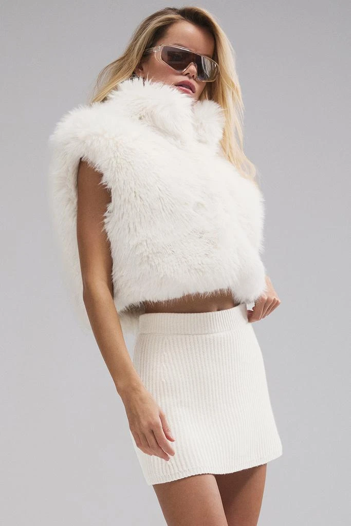 Alo Opulent Faux Fur Cropped Vest - Ivory 3