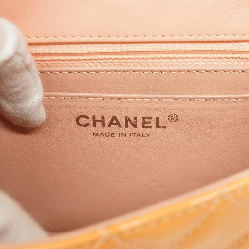 Chanel Patent Leather Shoulder Bag (Pre-Owned) 5