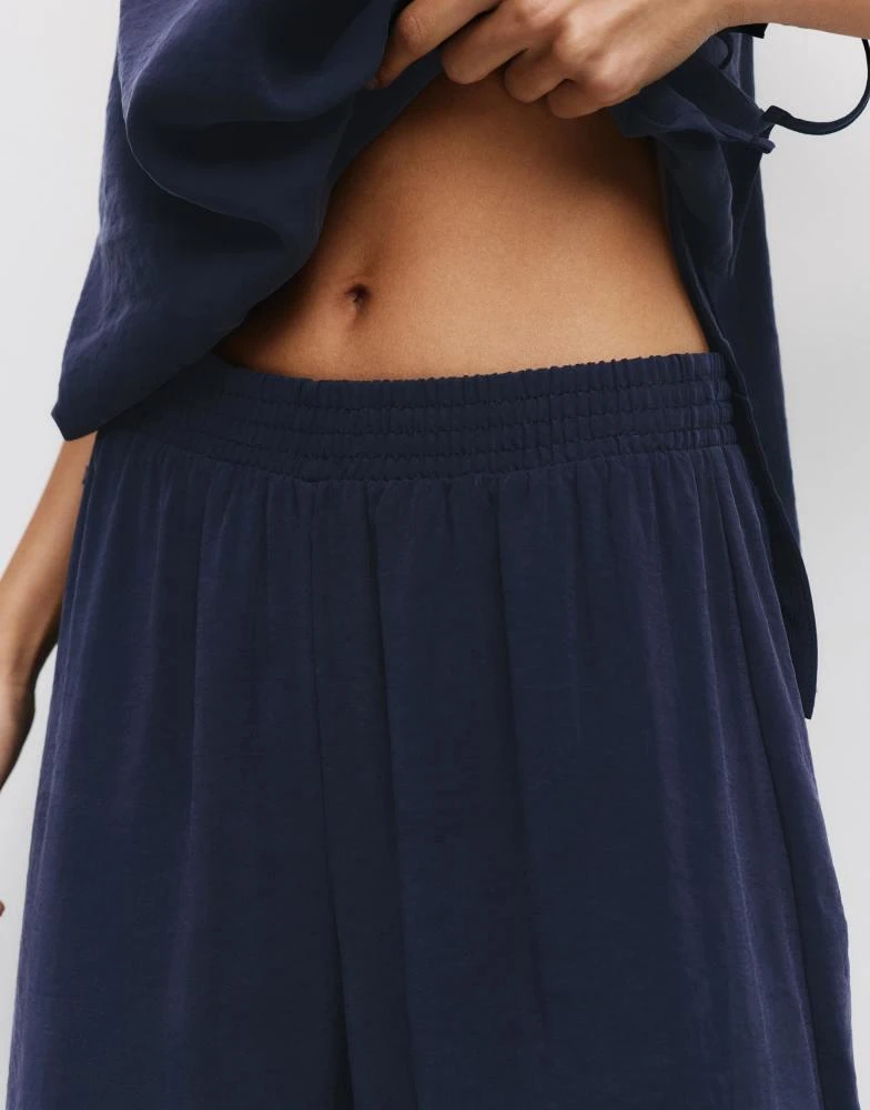 Pull&Bear Pull&Bear Rustic sweatpants in navy 4