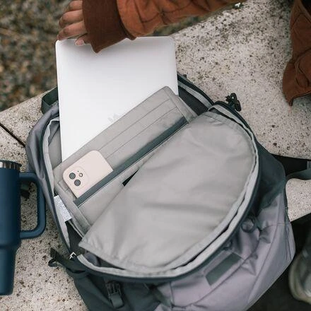 Osprey Axis 24L Pack 10