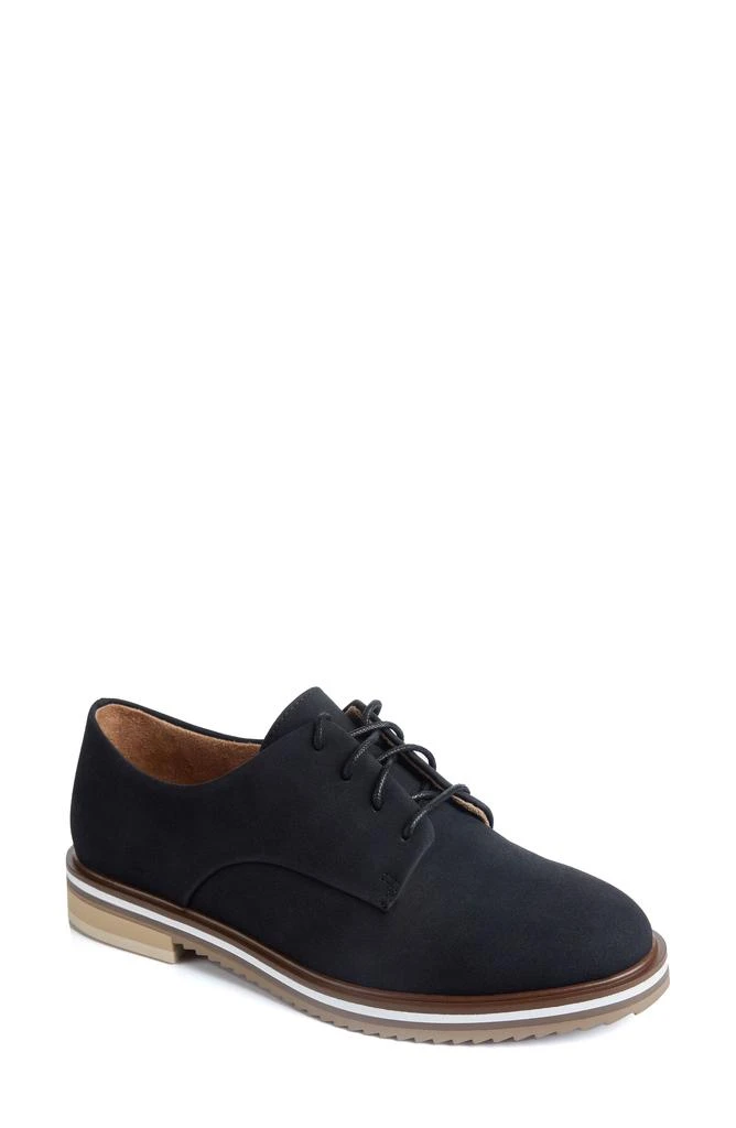 Me Too Flynt Lace Up Derby 1