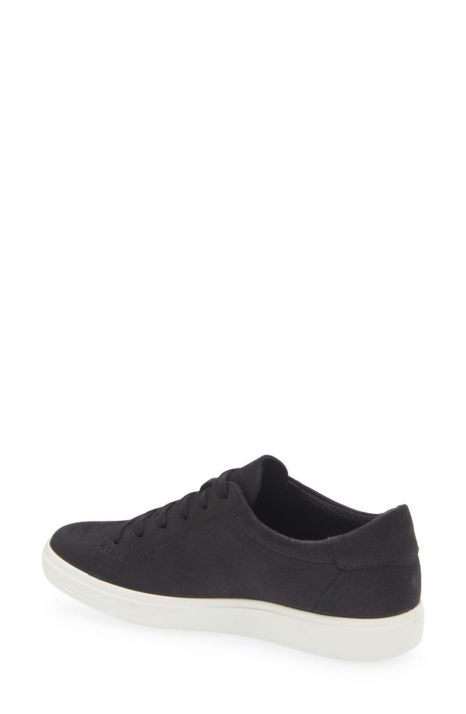 ECCO Classic Low Top Sneaker