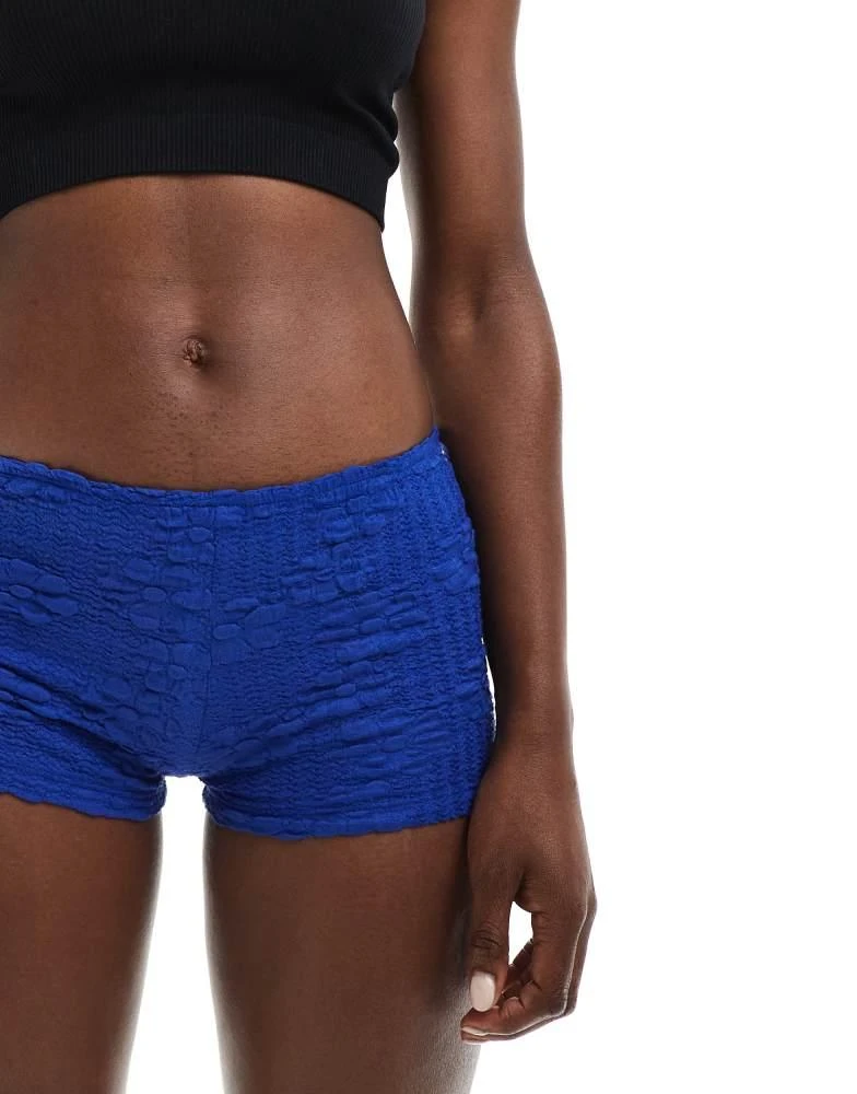 Pull&Bear Pull&Bear floral textured mini short in blue 4