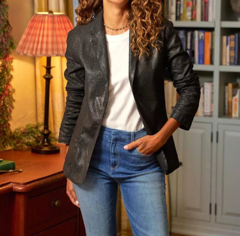 Frank 
Eileen Frank 
Eileen - Dublin Tailored Blazer