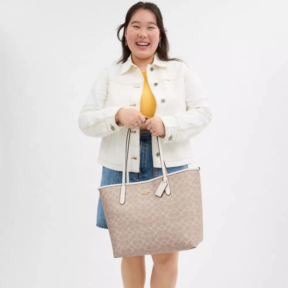 Coach City Tote Bag In Signature Canvas 2