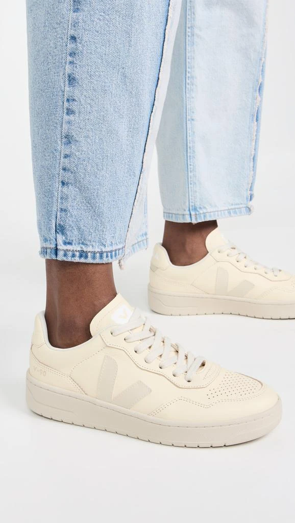 Veja V-90 Sneakers 2