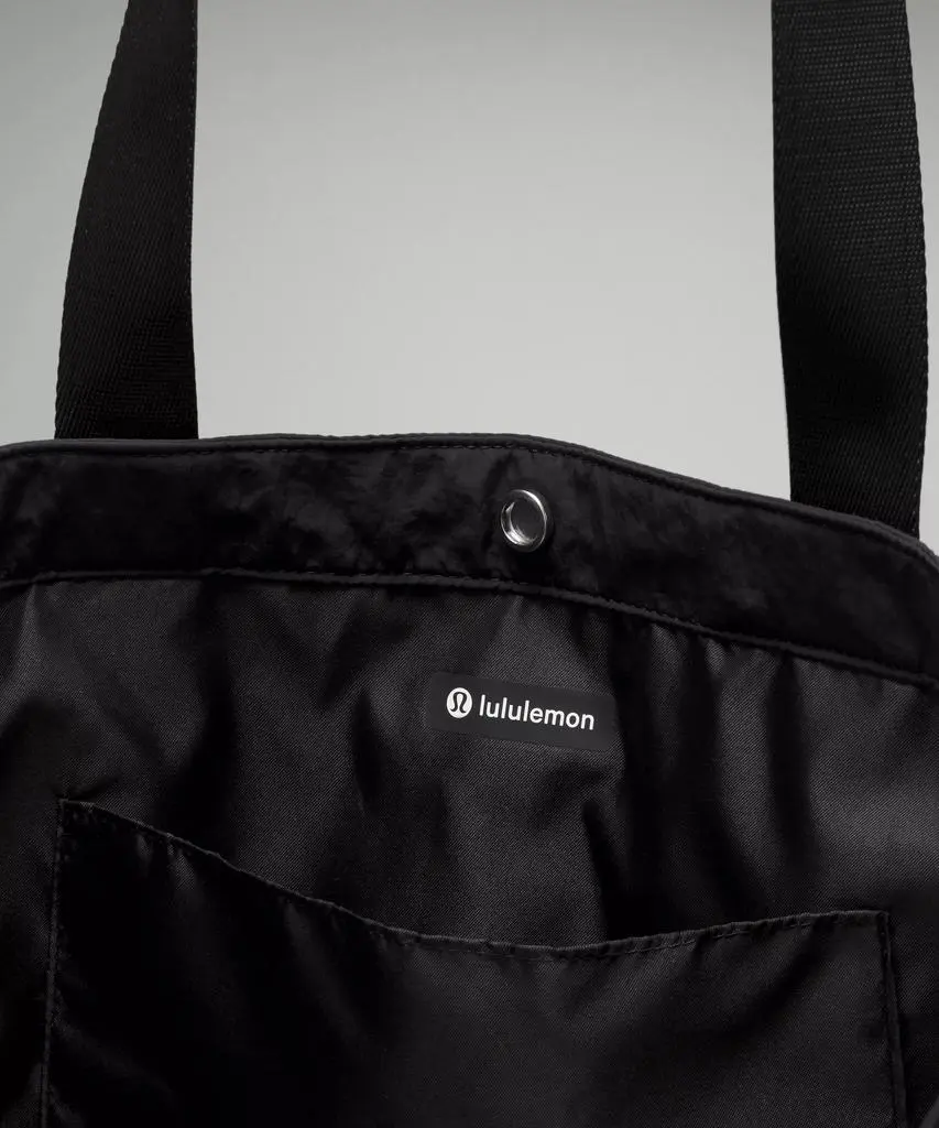 Lululemon Daily Multi-Pocket Tote Bag 20L - Tote Bags - Compare Prices from  8+ Stores - BeyondStyle